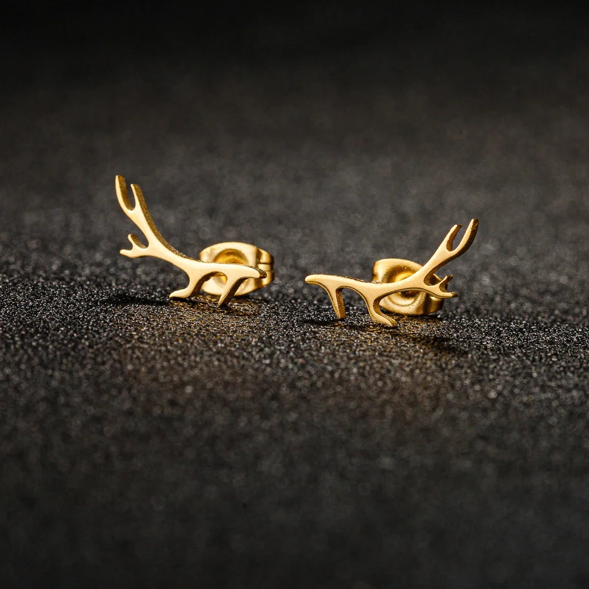 Boucles d'oreilles clous en bois de cerf