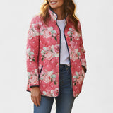 Sieglinde™ | Veste matelassée avec des roses en baies