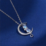 Collier en croissant de pierre de lune et chat